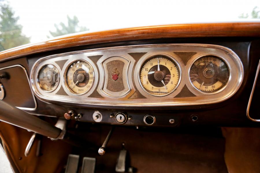  Packard Twelve Club Sedan 1936 года  (фото 10 из 39)
